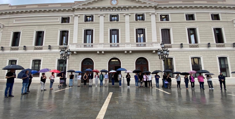 L'Ajuntament ha convocat un minut de silenci per condemnar els crims masclistes